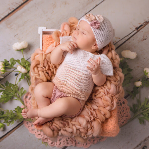 Tosia-fotografia-noworodkowa-gdynia-gdańsk-trójmiasto-sopot-sesja-zdjęciowa-noworodkowa