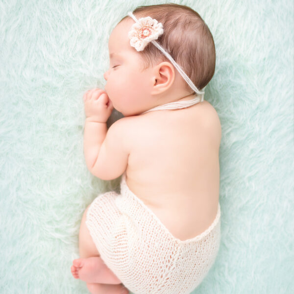 Milenka-fotografia-noworodkowa-gdynia-gdańsk-trójmiasto-sopot-sesja-zdjęciowa-noworodkowa