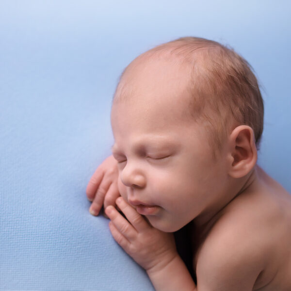 Antoś-fotografia-noworodkowa-gdynia-gdańsk-trójmiasto-sopot-sesja-zdjęciowa-noworodkowa