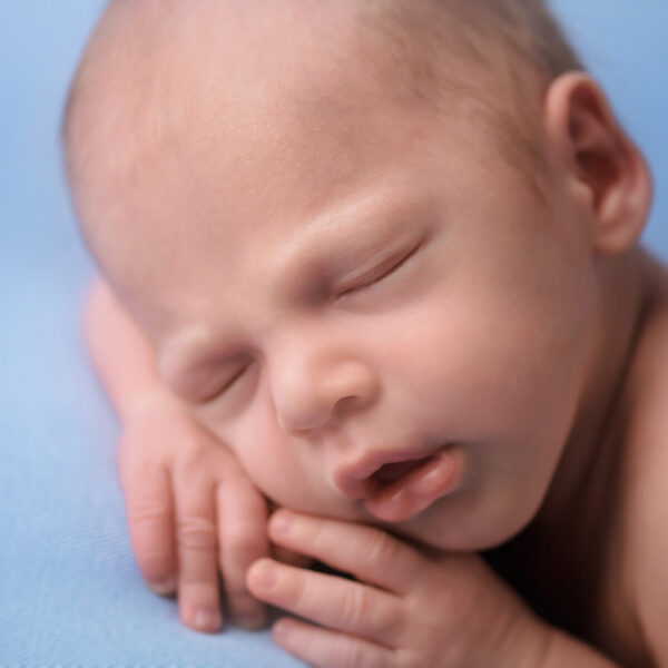 Antoś-fotografia-noworodkowa-gdynia-gdańsk-trójmiasto-sopot-sesja-zdjęciowa-noworodkowa