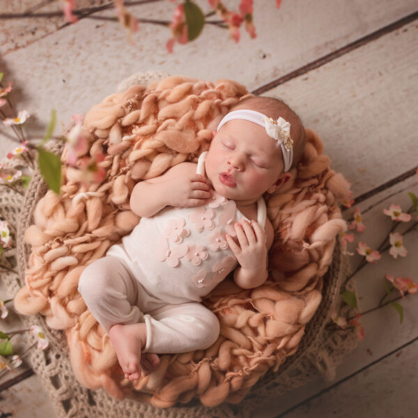 Aren-fotografia-noworodkowa-gdynia-gdańsk-trójmiasto-sopot-sesja-zdjęciowa-noworodkowa