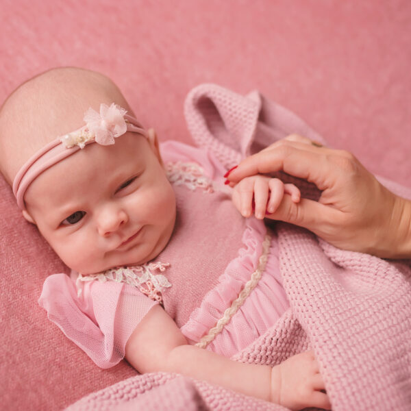 Helenka-fotografia-noworodkowa-gdynia-gdańsk-trójmiasto-sopot-sesja-zdjęciowa-noworodkowa