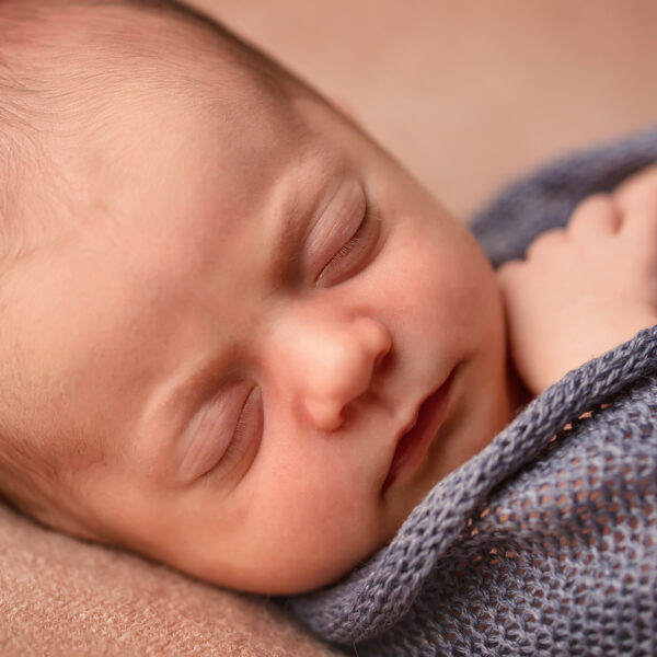 Igor-fotografia-noworodkowa-gdynia-gdańsk-trójmiasto-sopot-sesja-zdjęciowa-noworodkowa