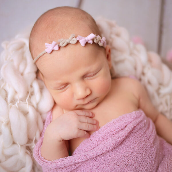 Amelia-fotografia-noworodkowa-gdynia-gdańsk-trójmiasto-sopot-sesja-zdjęciowa-noworodkowa