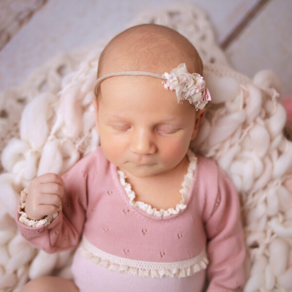 Amelia-fotografia-noworodkowa-gdynia-gdańsk-trójmiasto-sopot-sesja-zdjęciowa-noworodkowa