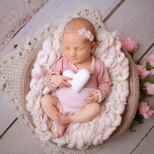 Amelia-fotografia-noworodkowa-gdynia-gdańsk-trójmiasto-sopot-sesja-zdjęciowa-noworodkowa