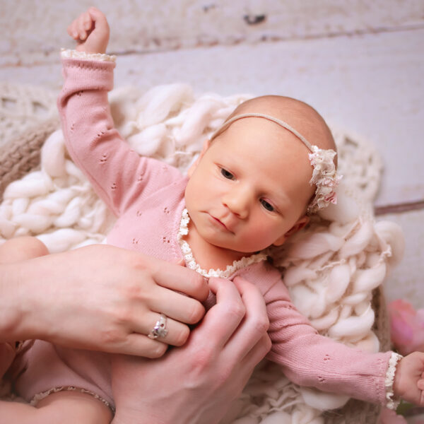 Amelia-fotografia-noworodkowa-gdynia-gdańsk-trójmiasto-sopot-sesja-zdjęciowa-noworodkowa