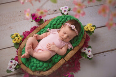 Marcelinka-fotografia-noworodkowa-gdynia-gdańsk-trójmiasto-sopot-sesja-zdjęciowa-noworodkowa