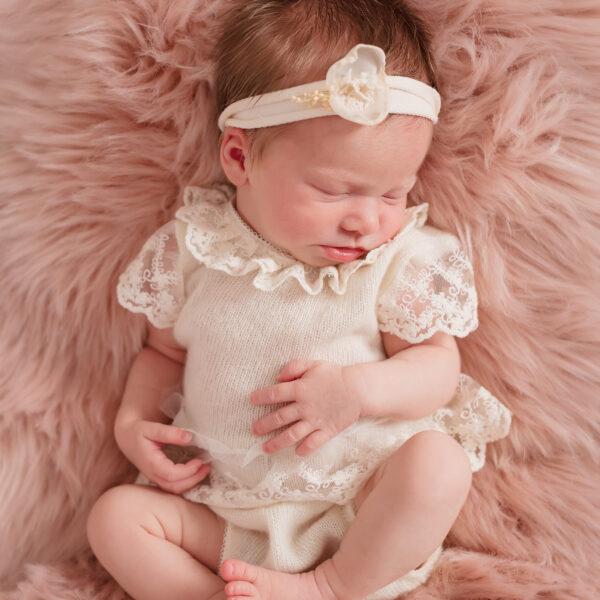 Oliwia-fotografia-noworodkowa-gdynia-gdańsk-trójmiasto-sopot-sesja-zdjęciowa-noworodkowa