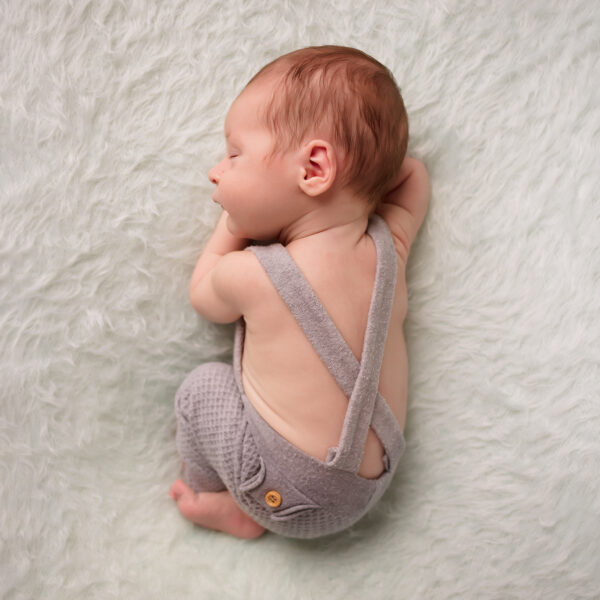 Oliwier-fotografia-noworodkowa-gdynia-gdańsk-trójmiasto-sopot-sesja-zdjęciowa-noworodkowa