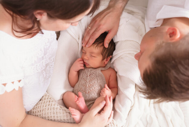 Cudna-fotografia-noworodkowa-gdynia-gdańsk-trójmiasto-sopot-sesja-zdjęciowa-noworodkowa