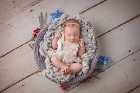 Nela-fotografia-noworodkowa-gdynia-gdańsk-trójmiasto-sopot-sesja-zdjęciowa-noworodkowa