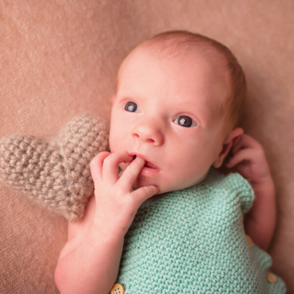 Daniel-fotografia-noworodkowa-gdynia-gdańsk-trójmiasto-sopot-sesja-zdjęciowa-noworodkowa